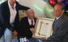 تولد 105 سالگی پروفسور غفاری، با حضور جیمی دلشاد، شهردار بورلی هیلز