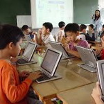 کامپیوتر و اینترنت در مدرسه به بهبود آموزش 'کمک چندانی نمی‌کند'
