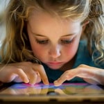 نقش موبایل و تبلت در تشدید ناآرامی کودکان